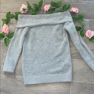 Off the shoulder long sleeve top